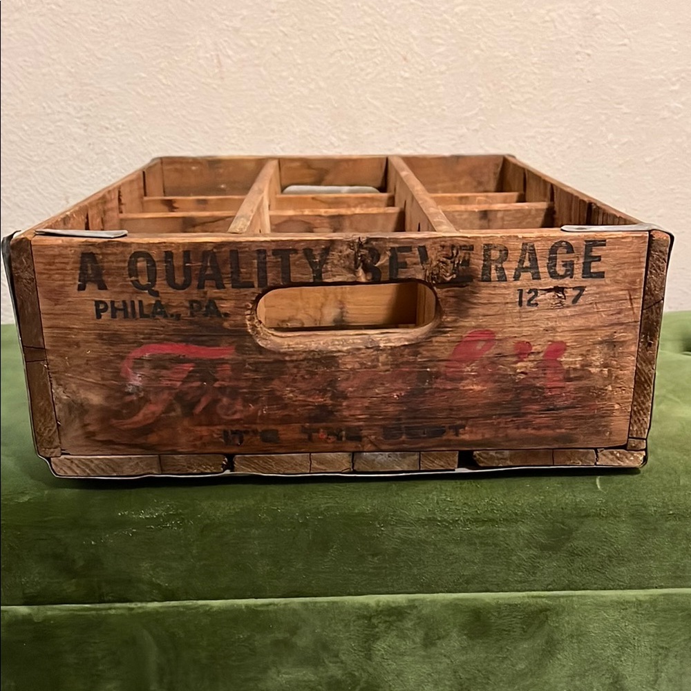Vintage Frank's Wooden Beverage Crate with Red Logo - Picture 7 of 13